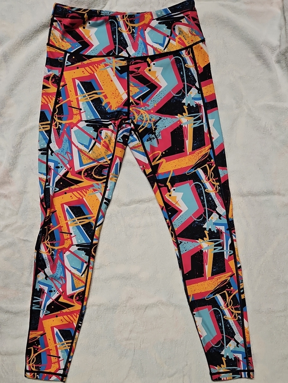 Full length w/ pockets Abstract Geo-Print High-Rise Leggings - Multicolor